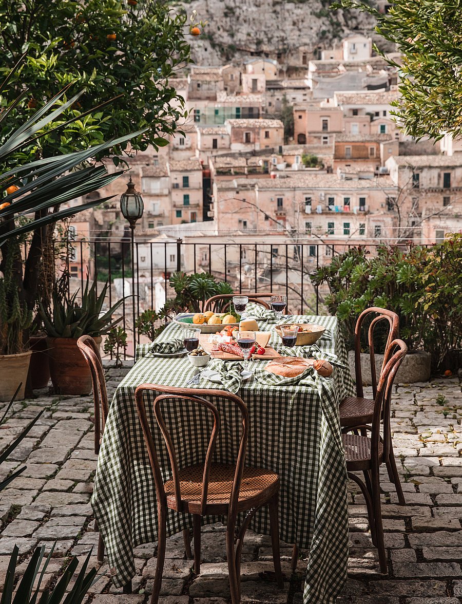 Lovely Linen - MISTY TABLECLOTH - laudlinad - jeep green - 2
