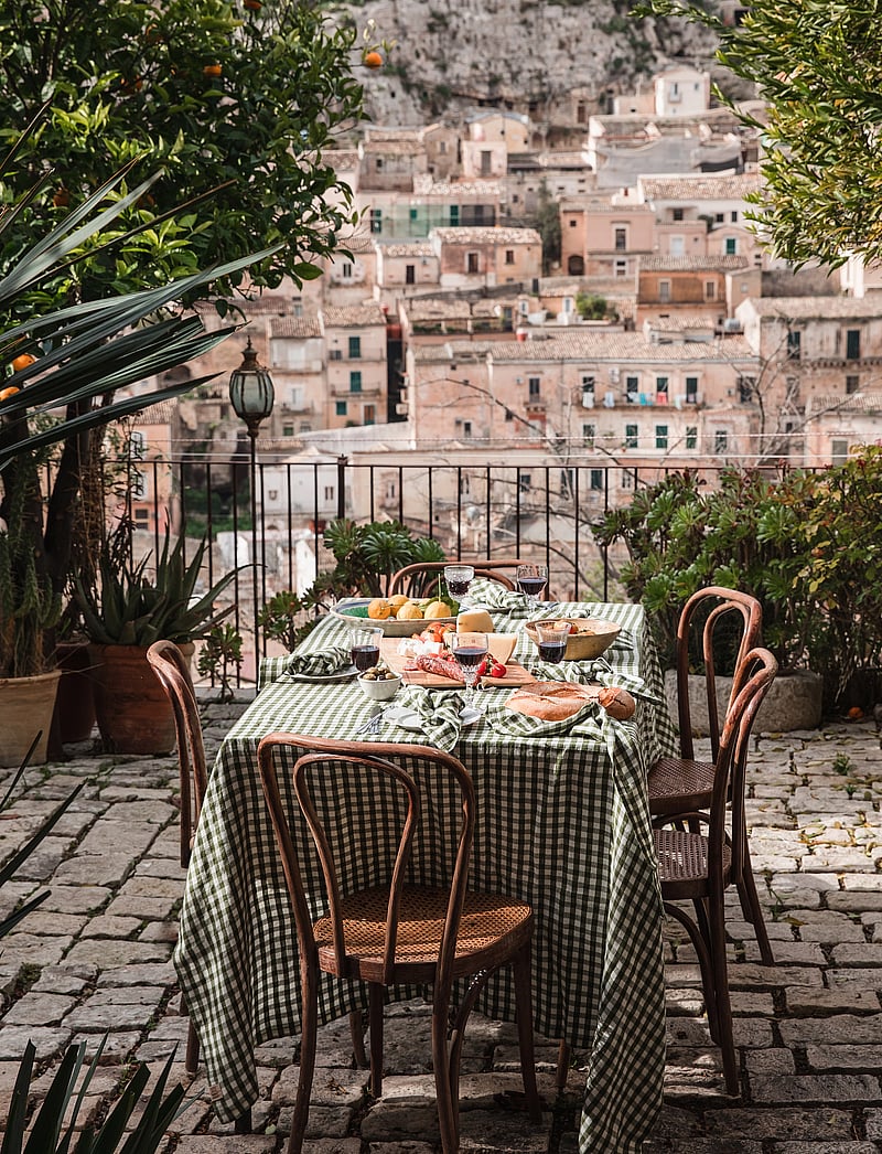 Lovely Linen - MISTY TABLECLOTH - tablecloths & runners - jeep green - 2