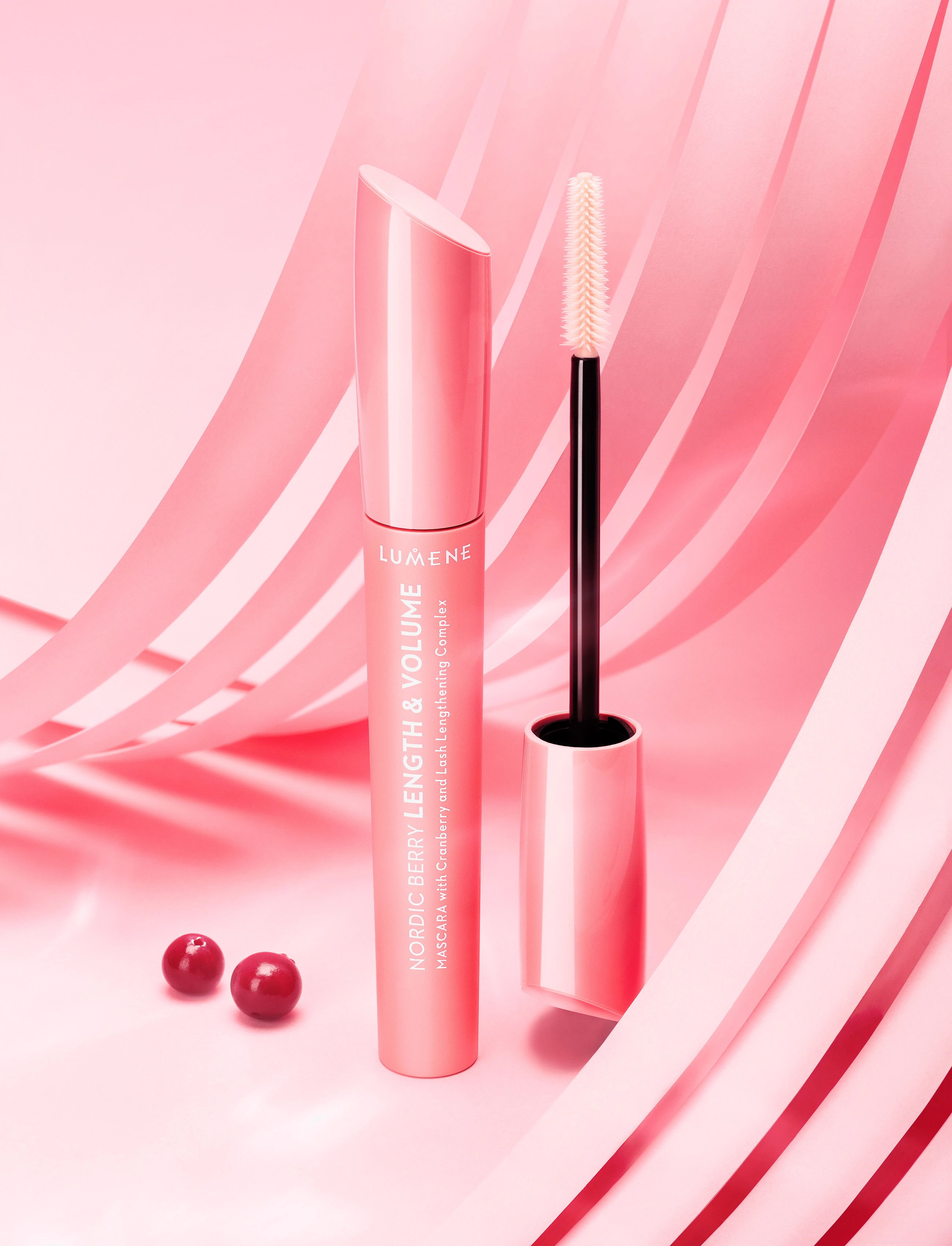 LUMENE Lumene Nordic Berry Length & Volume Mascara Black 8 ml, 8 ml, Black, Øjne > Mascara, Dame