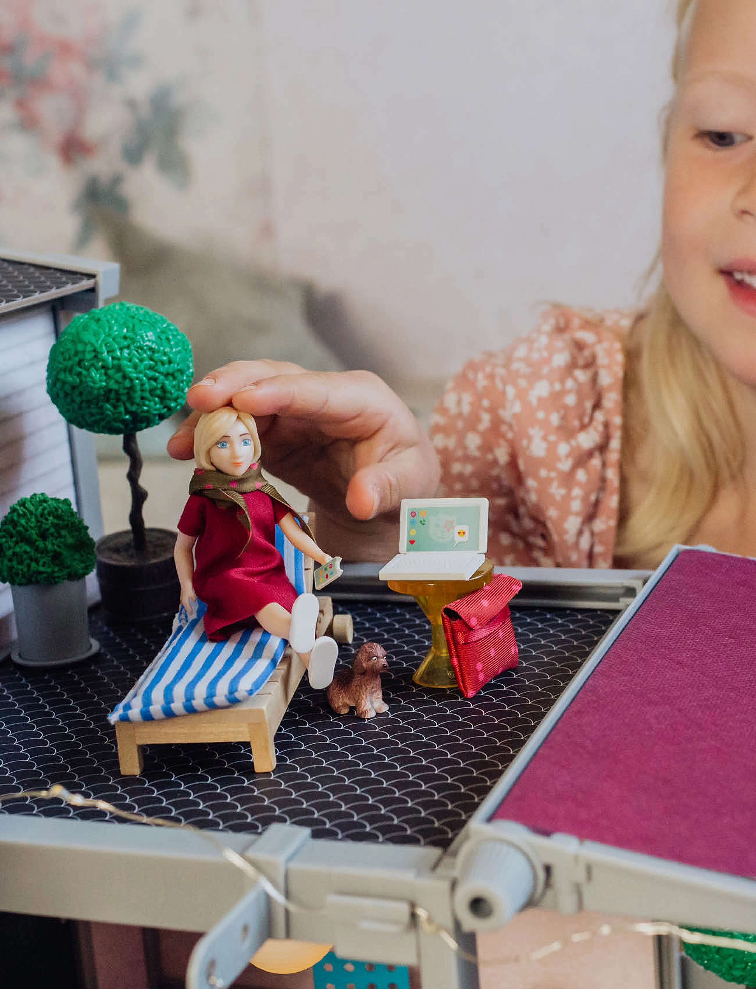 Lundby Docka Med Dator, Børn, Doll House Tilbehør, Multi/mønstret, Str: SCALE 1:18