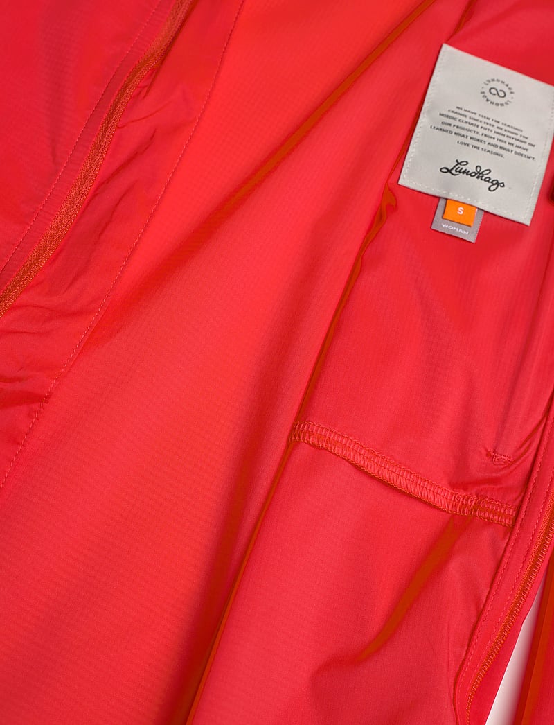 Lundhags - Tived Light Wind Jacket W - friluftsjakker - 250-lively red - 3