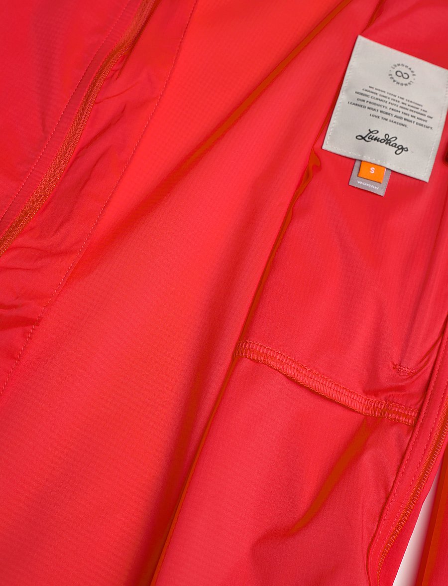 Lundhags - Tived Light Wind Jacket W - friluftsjackor - 250-lively red - 3