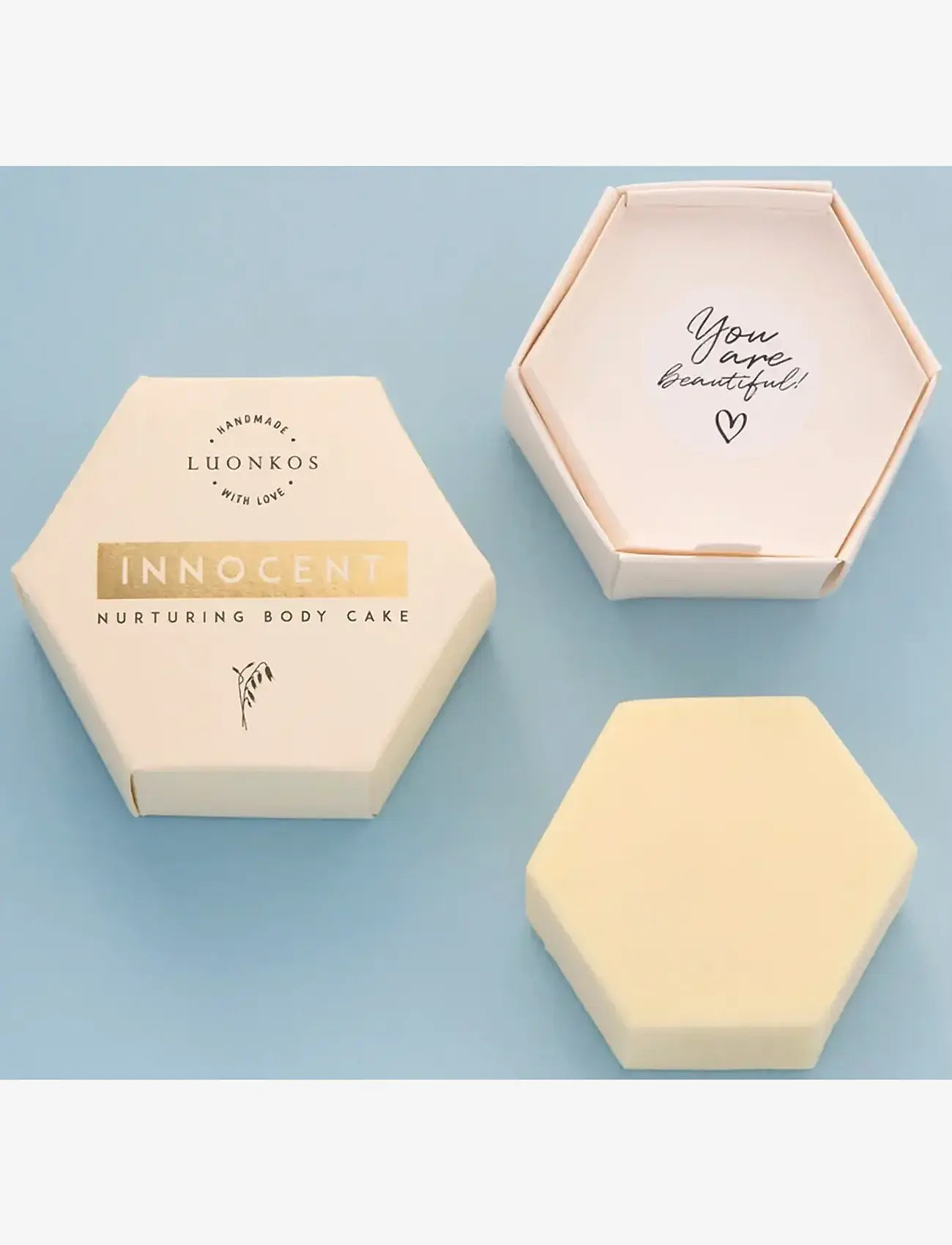 Luonkos - Innocent nurturing body oil cake - rejsestørrelser & kits  - white - 2