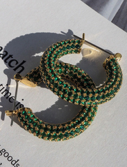 LUV AJ - Pave Baby Amalfi Hoops- Green Emerald- Gold - lanko formos auskarai - green emerald-gold - 4