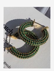 LUV AJ - Pave Baby Amalfi Hoops- Green Emerald- Gold - lanko formos auskarai - green emerald-gold - 2