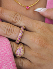 LUV AJ - Pave Amalfi Ring- Pink- Gold- Size 6 - vakarėlių drabužiai išparduotuvių kainomis - pink-gold - 1