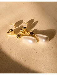 LUV AJ - The Pearl Star Studs- Gold - pērļu auskari - gold - 3