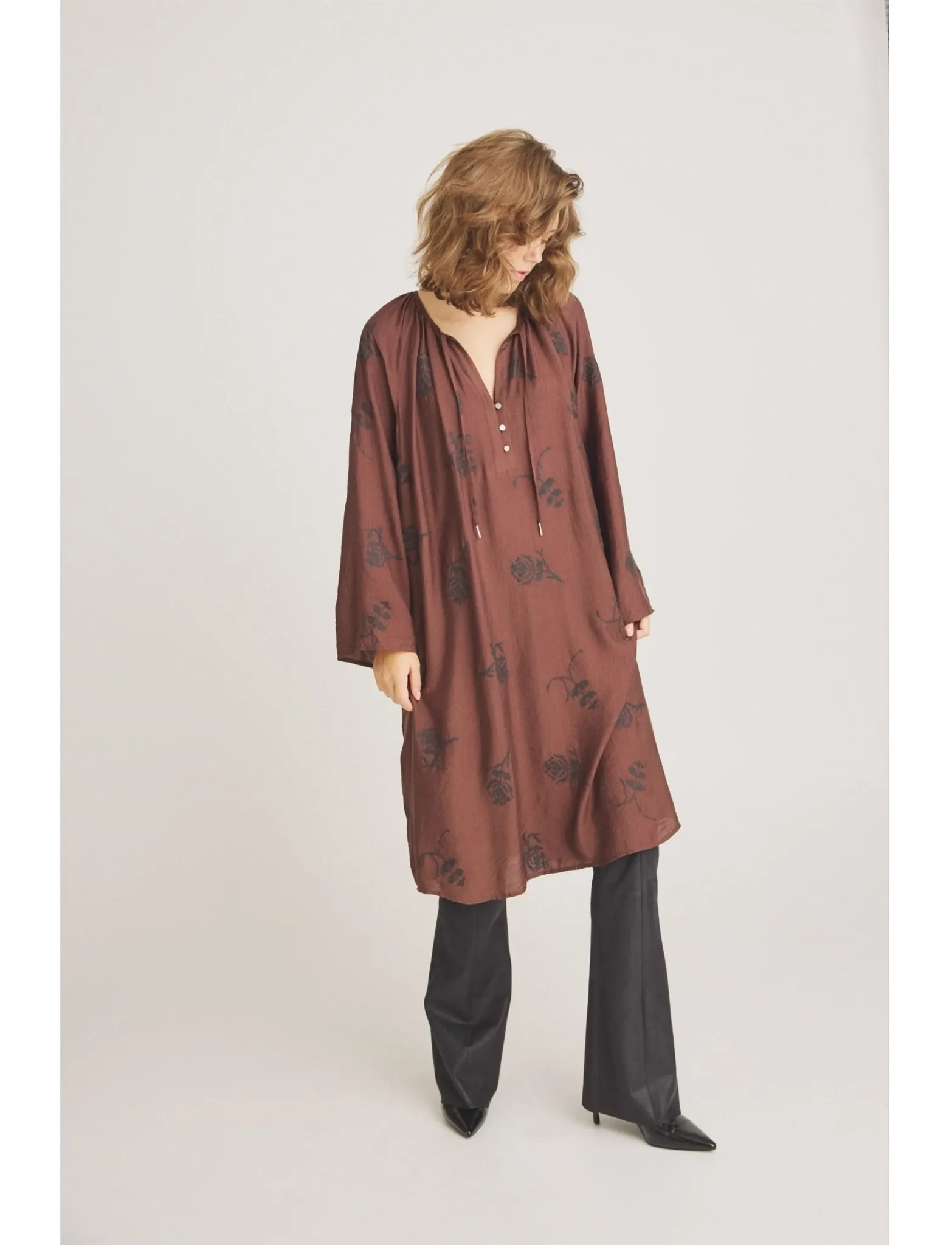 Luxzuz Eivor Dress - Kleider - SUITCASE BROWN / brown