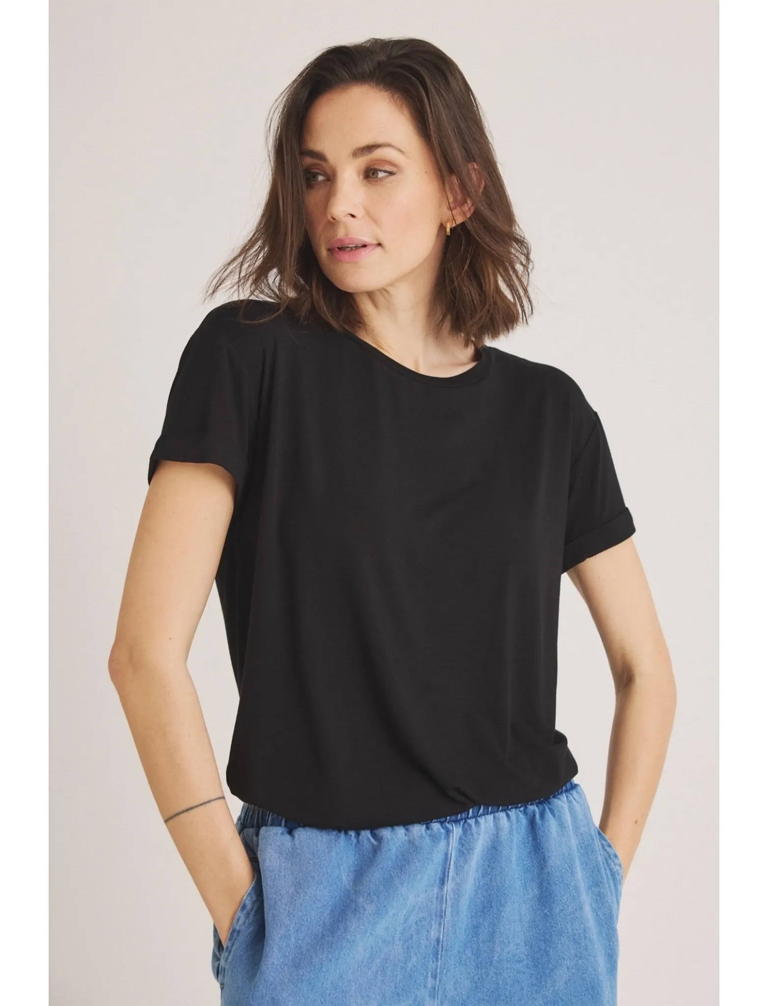 Luxzuz Karin Bamboo T-Shirt - T-shirts & Toppar - 999 BLACK / black