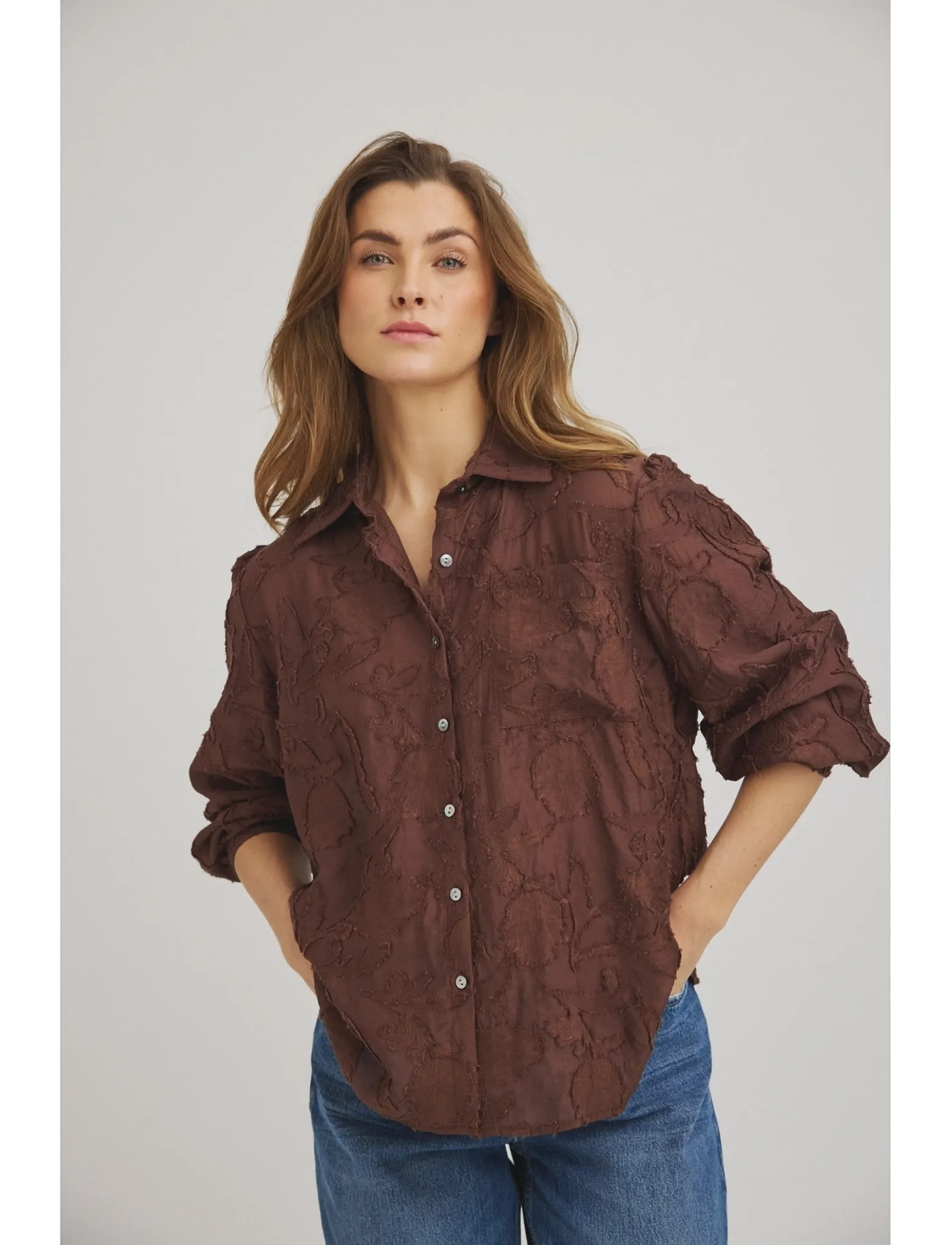 Luxzuz - Alita Shirt - langærmede skjorter - dark brown - 0