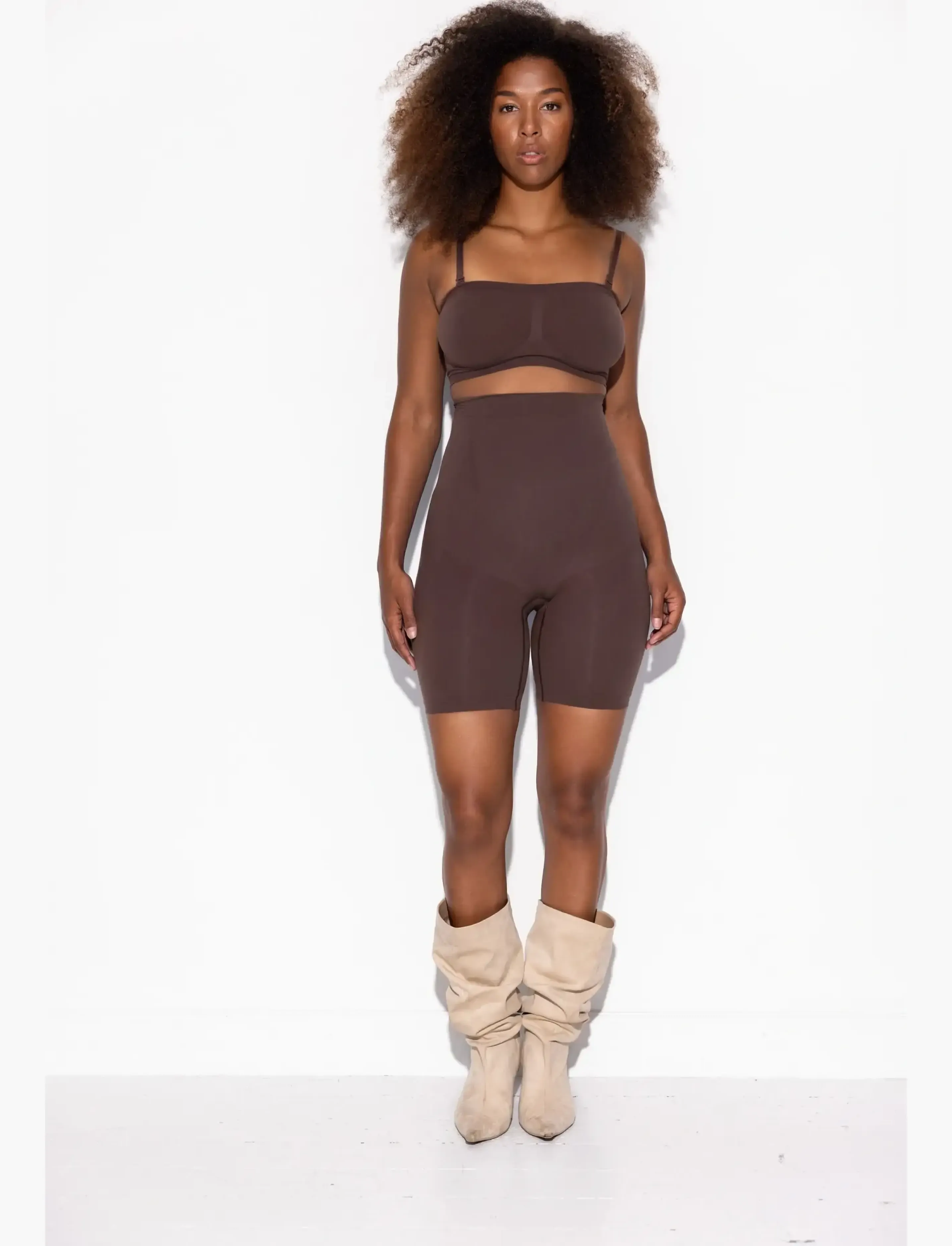 LYKKELAND ateliér Alturra Highwaist Shaping Shorts Chocolate, Kvinder, Højtaljede Shaping Shorts, Brun, Str: 42-46