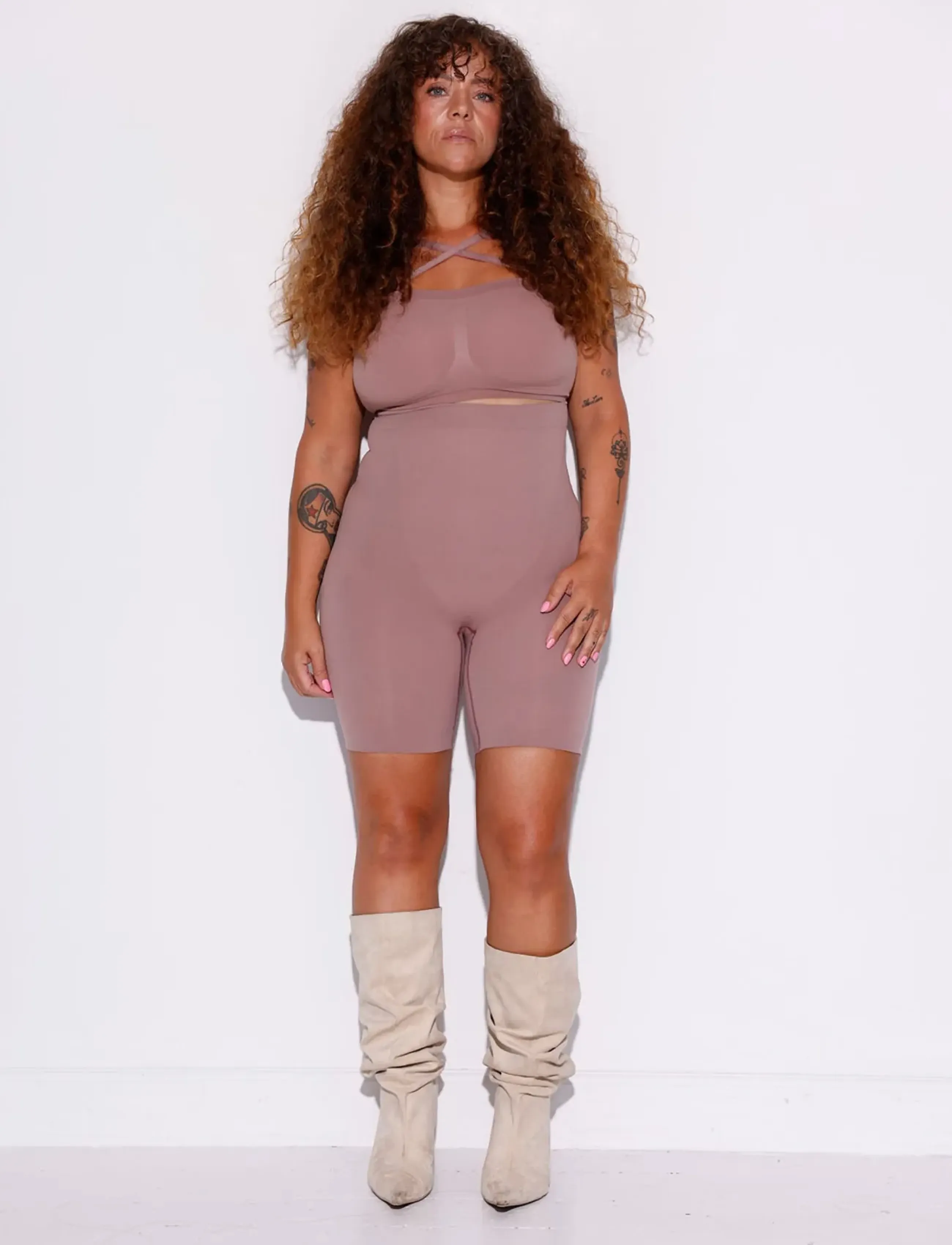 LYKKELAND ateliér - Alturra Highwaist Shaping shorts - Taupe - taupe - 2
