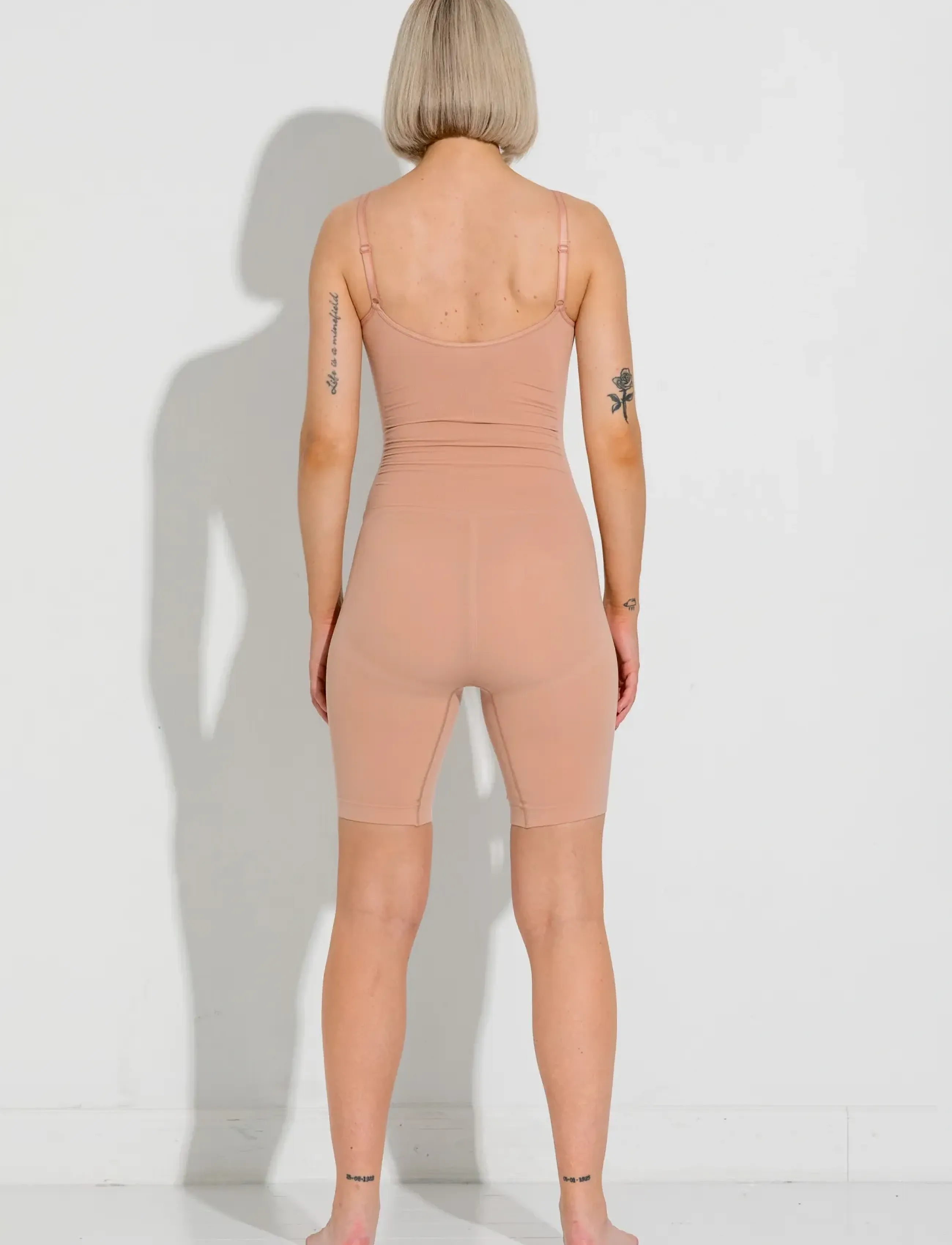 LYKKELAND ateliér - Contour Shapewear Bodysuit - Tan - formgivende underdeler - tan - 3