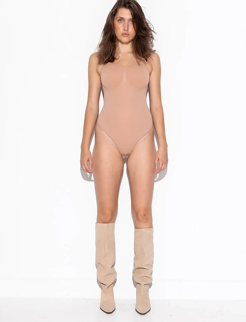 LYKKELAND ateliér - Coco Shapewear Bodysuit - Tan - shaping nederdelar - tan - 0