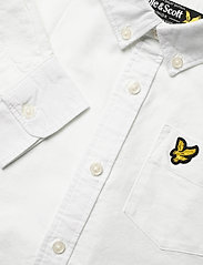 Lyle & Scott Junior - Oxford Long Sleeve Shirt Bright White - pitkähihaiset kauluspaidat - bright white - 2