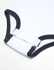 Lyle & Scott Junior - Tipped Polo Romper Hanging - bodies à manches courtes avec motif - bright white - 3
