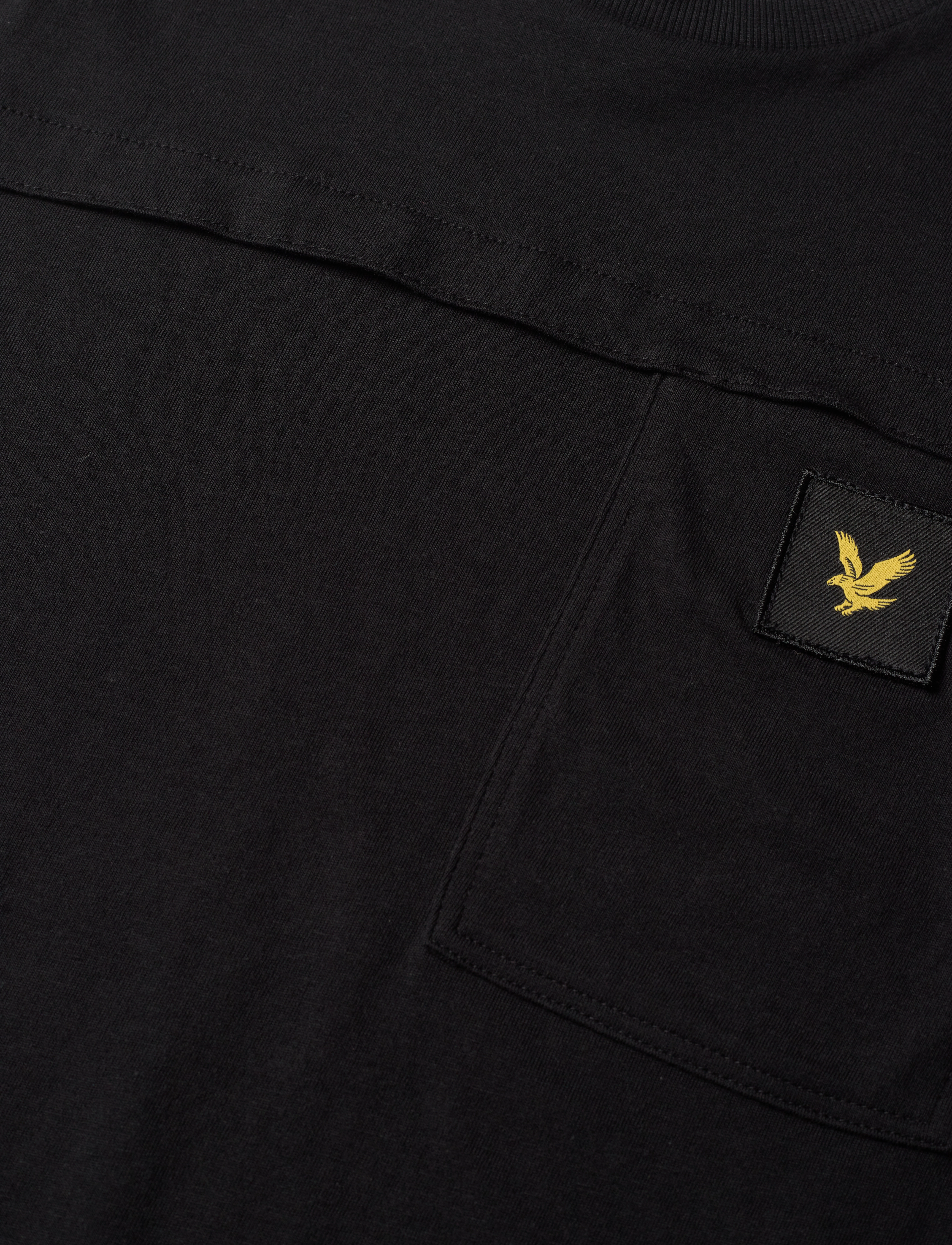 Lyle & Scott Junior - Oversized Panelled Pocket Tee - black - 2