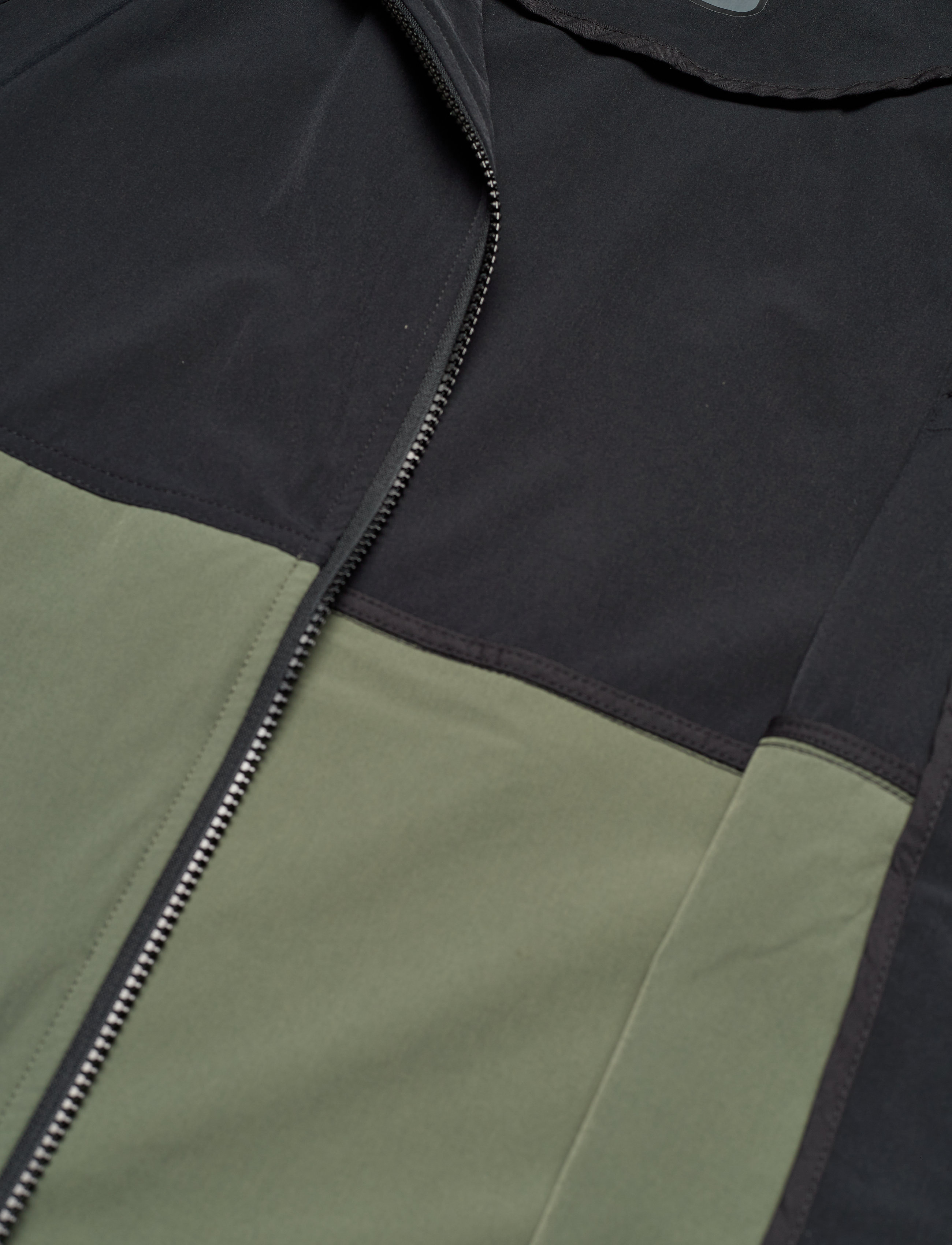 Lyle & Scott Sport - Venture Colour Block Jacket - true black - 4