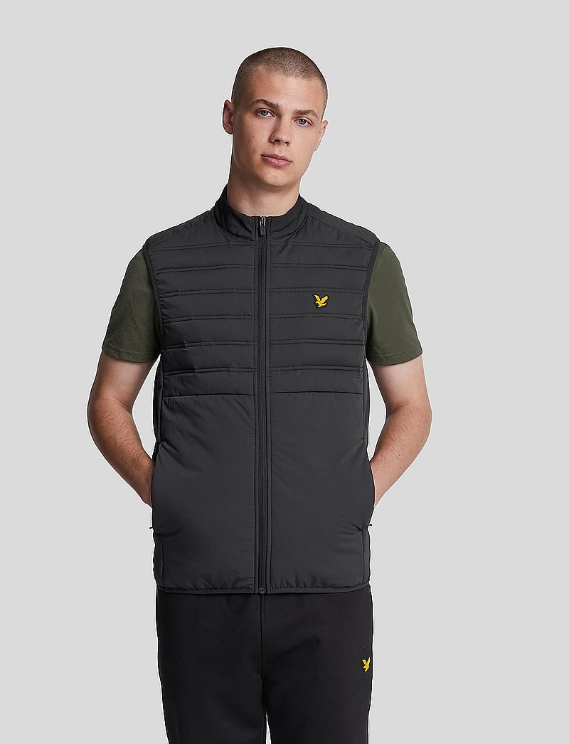 Lyle & Scott Sport - Hybrid Double Baffle Gilet - vests - z865 jet black - 0