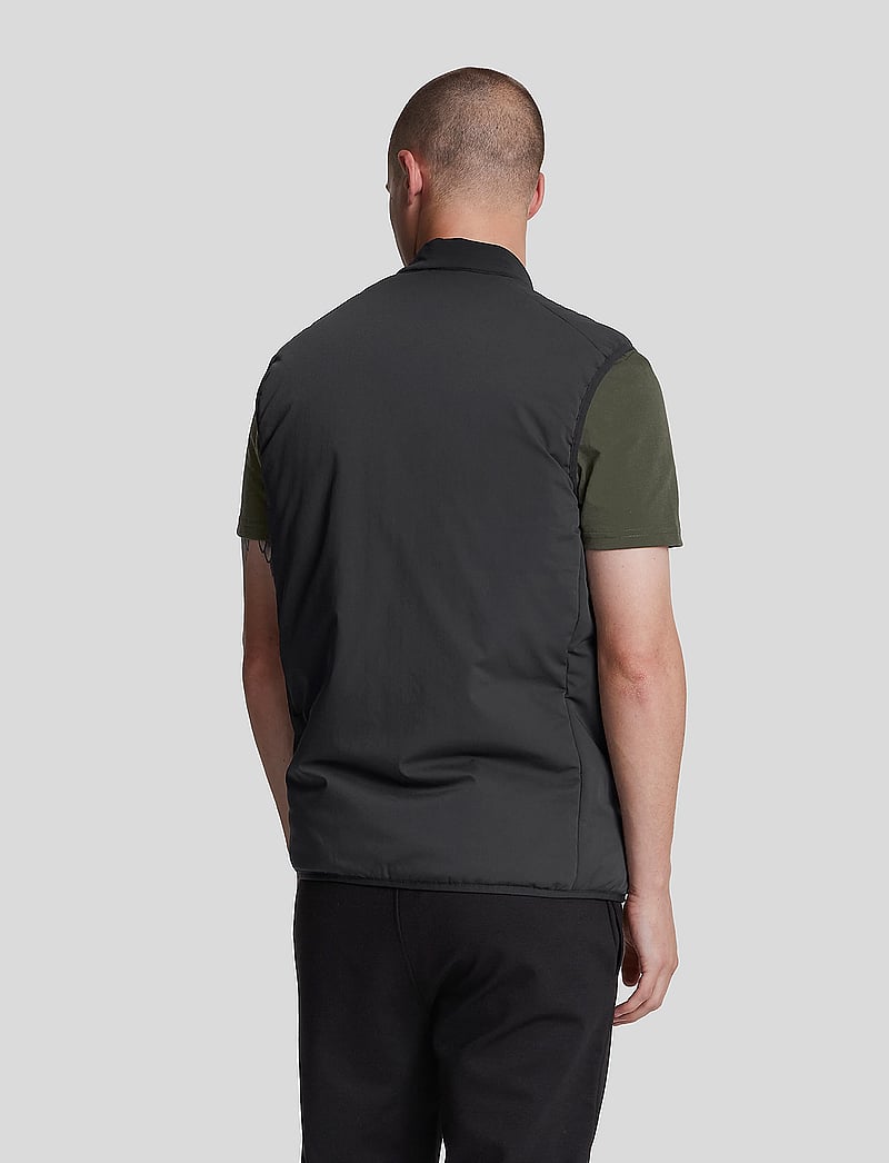 Lyle & Scott Sport - Hybrid Double Baffle Gilet - vests - z865 jet black - 3
