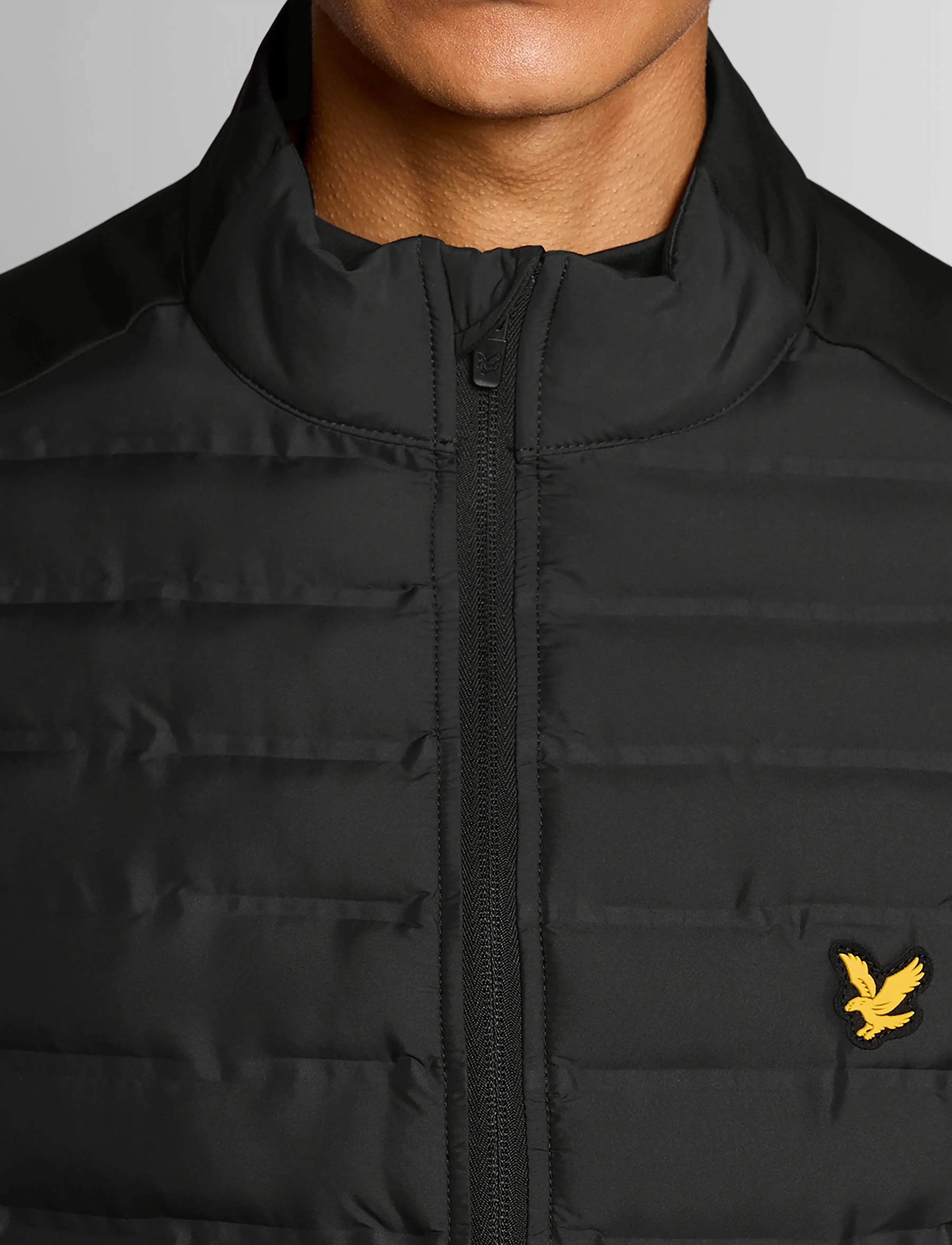 Lyle & Scott Sport - Hybrid Quilted Full Zip Golf Gilet - gilets sans manches - jet black - 5