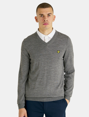 Lyle & Scott Sport - Golf V Neck Pullover - basic knitwear - mid grey marl - 2