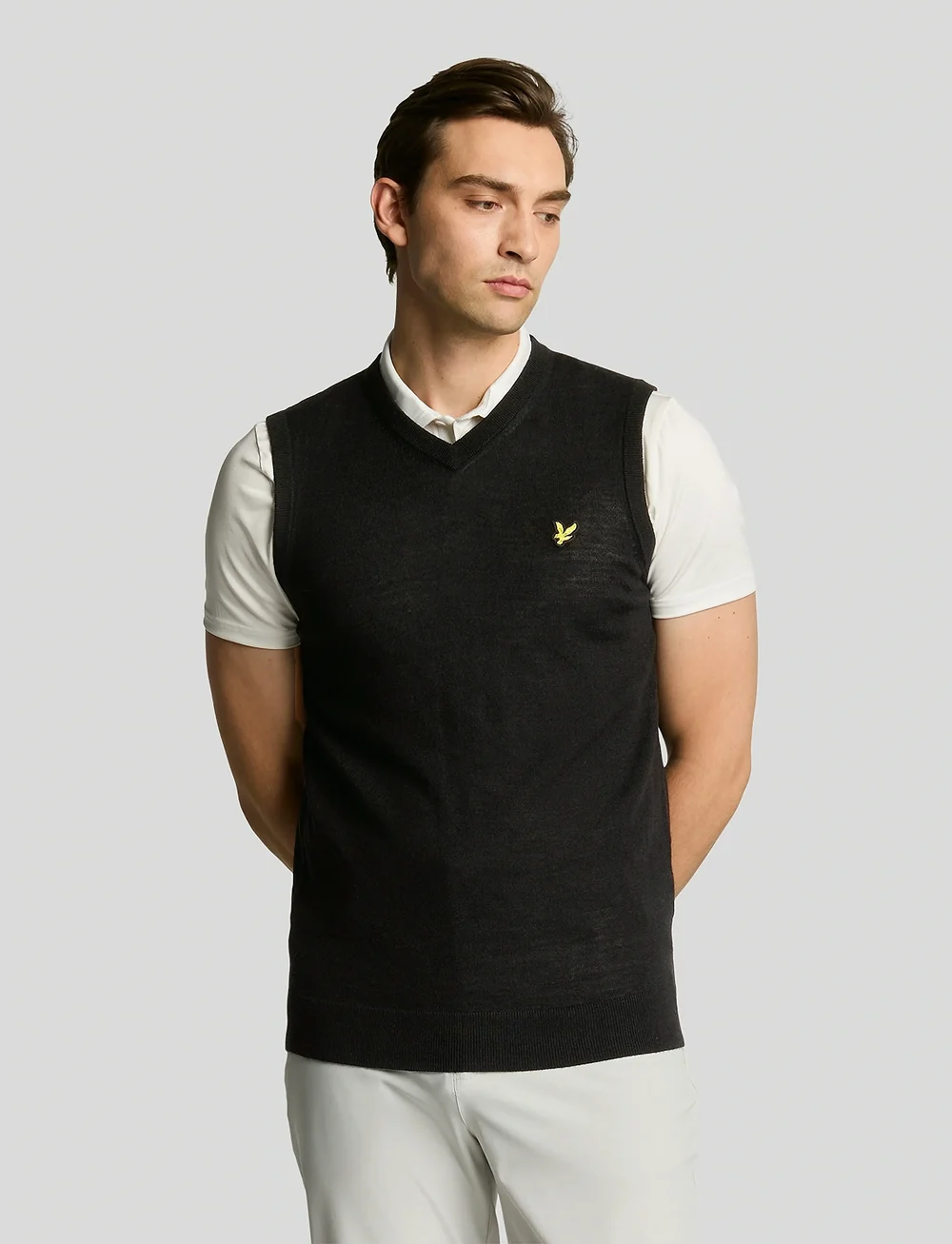 Lyle & Scott Sport - Merino Blend Knitted V-Neck Vest - tops - z865 jet black - 0
