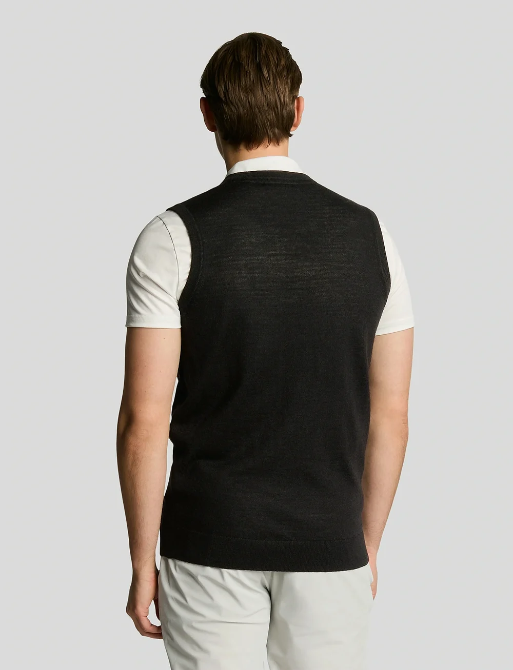 Lyle & Scott Sport - Merino Blend Knitted V-Neck Vest - tops - z865 jet black - 3