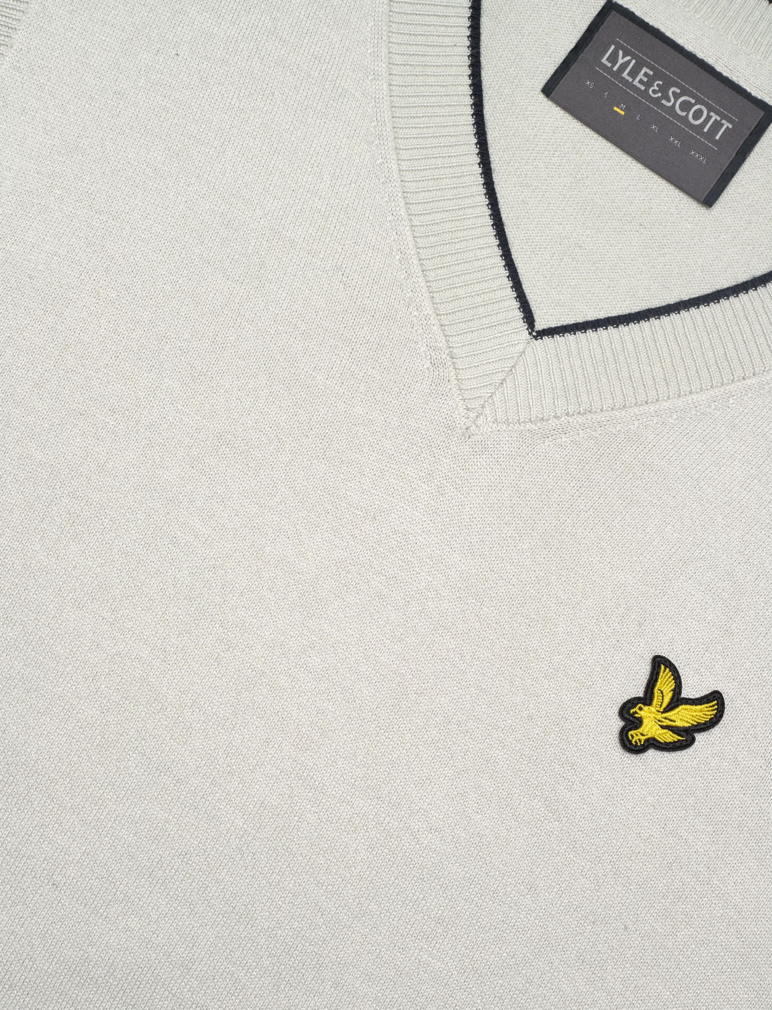 Lyle & Scott Sport - Golf V Neck Light Weight Vest - knitted vests - w351 cloud - 2