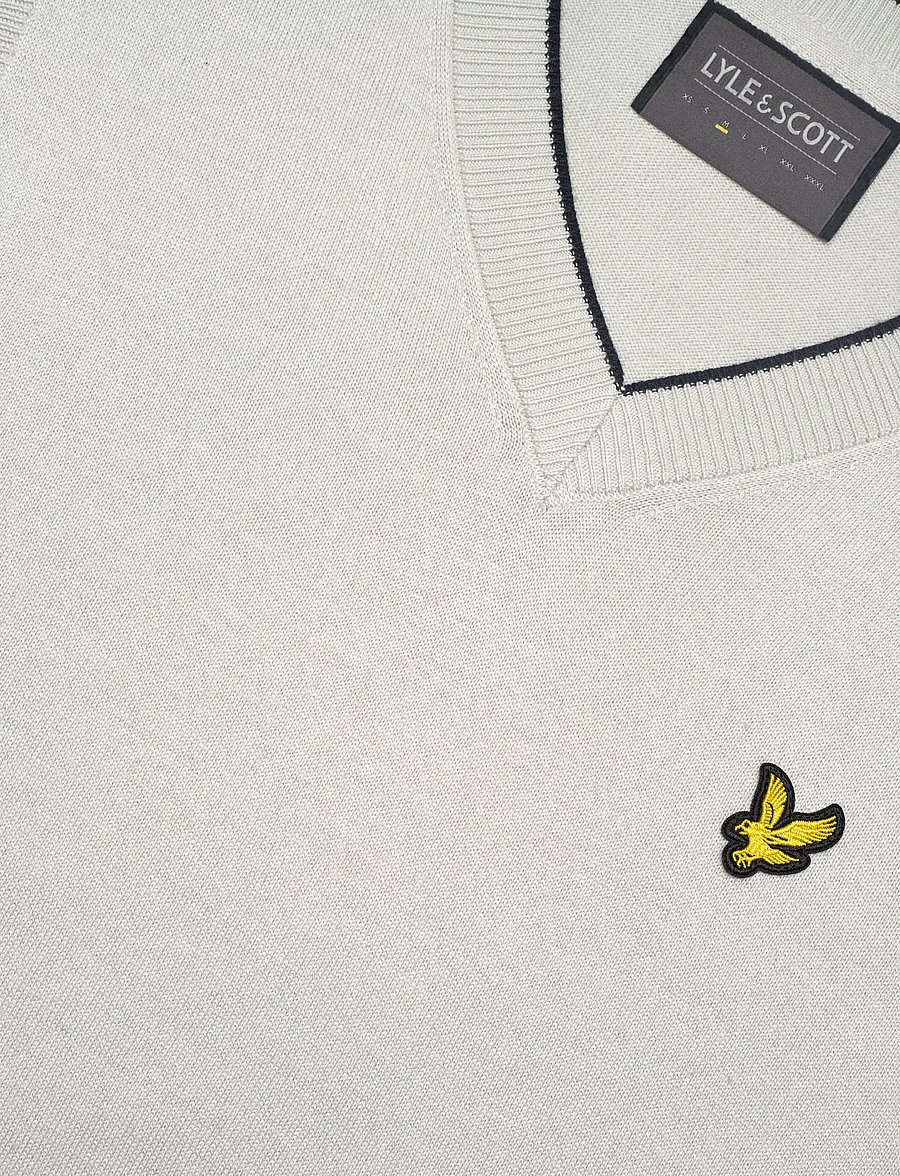 Lyle & Scott Sport - Golf V Neck Light Weight Vest - gestrickte westen - w351 cloud - 2