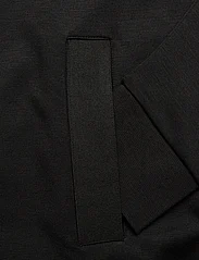 Lyle & Scott Sport - Pocket Branded Sweat Crew - clothing - z865 jet black - 3