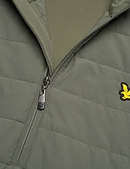 Lyle & Scott Sport - Baffle Quilted Quarter Zip Midlayer - spring jackets - x65 cactus green - 2
