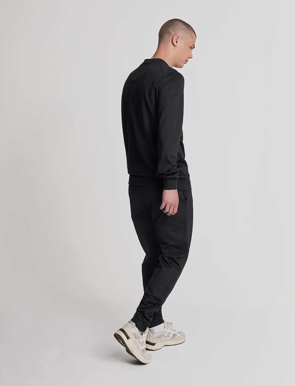 Lyle & Scott Sport - Fly Fleece Trackies - sweatpants - z865 jet black - 3