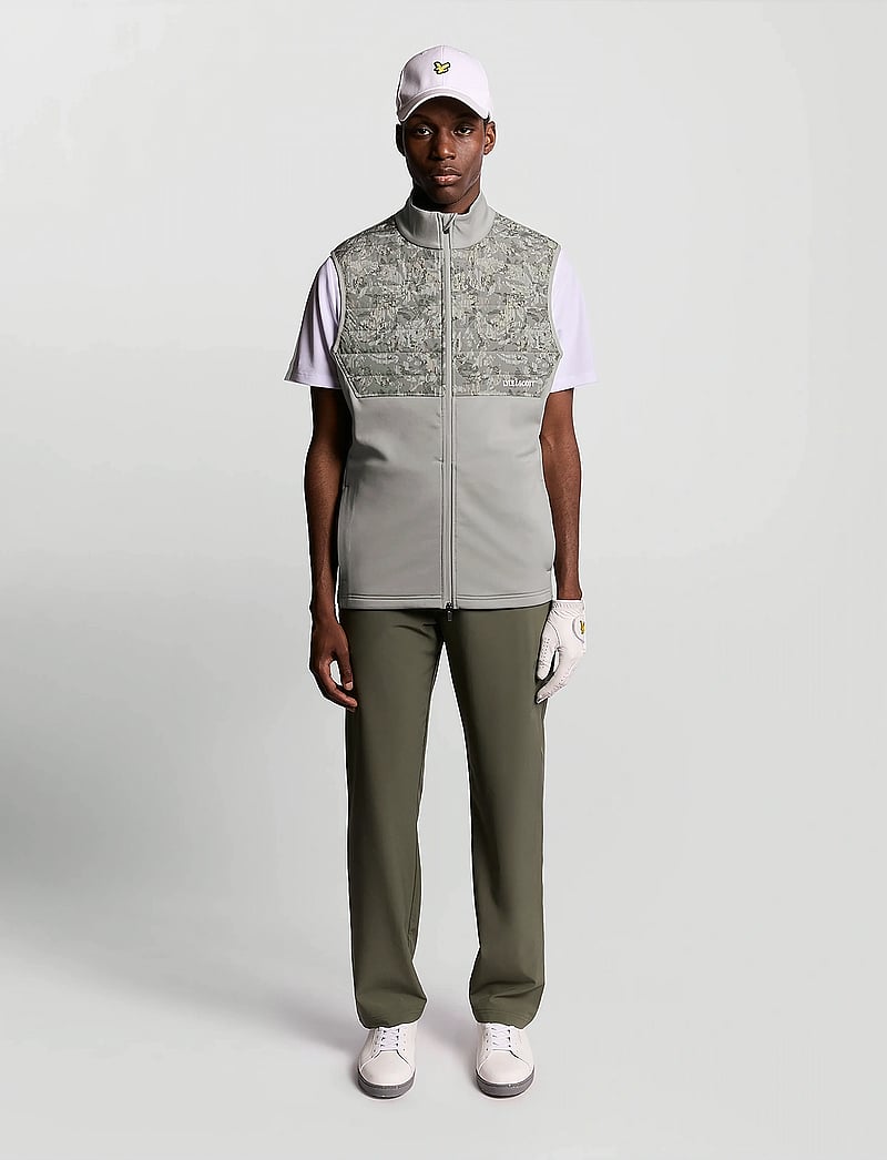 Lyle & Scott Sport - Golf Printed Windjammer Full Zip Vest - outdoor - x917 true iron - 4
