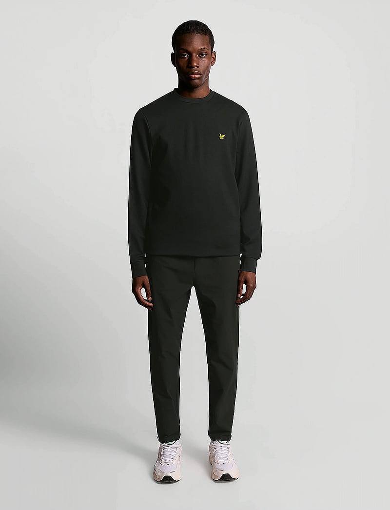 Lyle & Scott Sport - Crew Neck Fly Fleece - sweatshirts - z865 jet black - 4