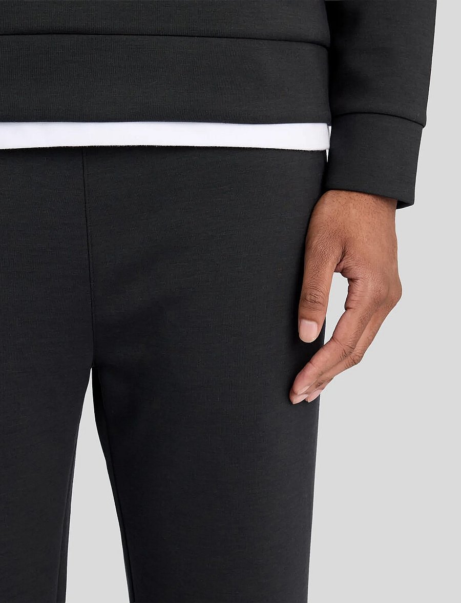 Lyle & Scott Sport - Neoprene Joggers - bukser - jet black - 4