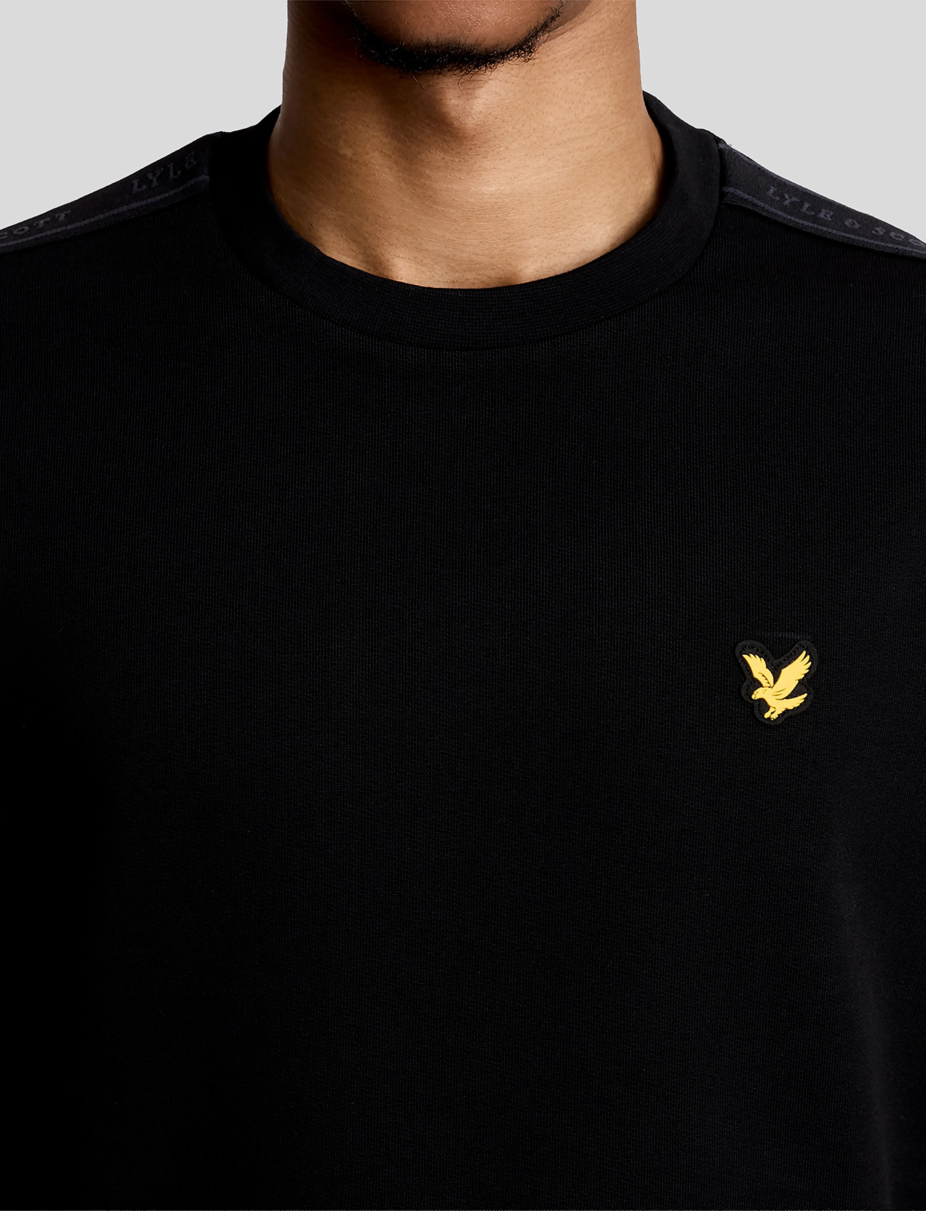 Lyle & Scott Sport - Jacquard Tape Crew Neck - sügisene kokkuhoid - jet black - 5