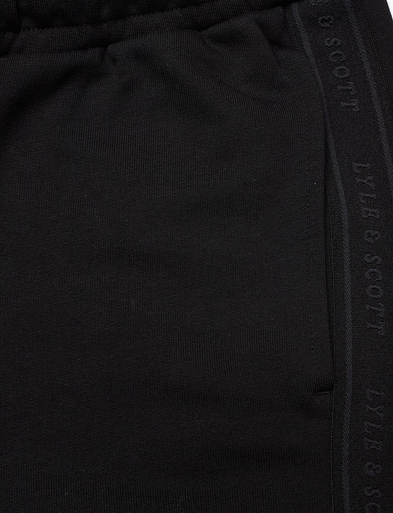 Lyle & Scott Sport - Jacquard Tape Shorts - püksid - jet black - 4