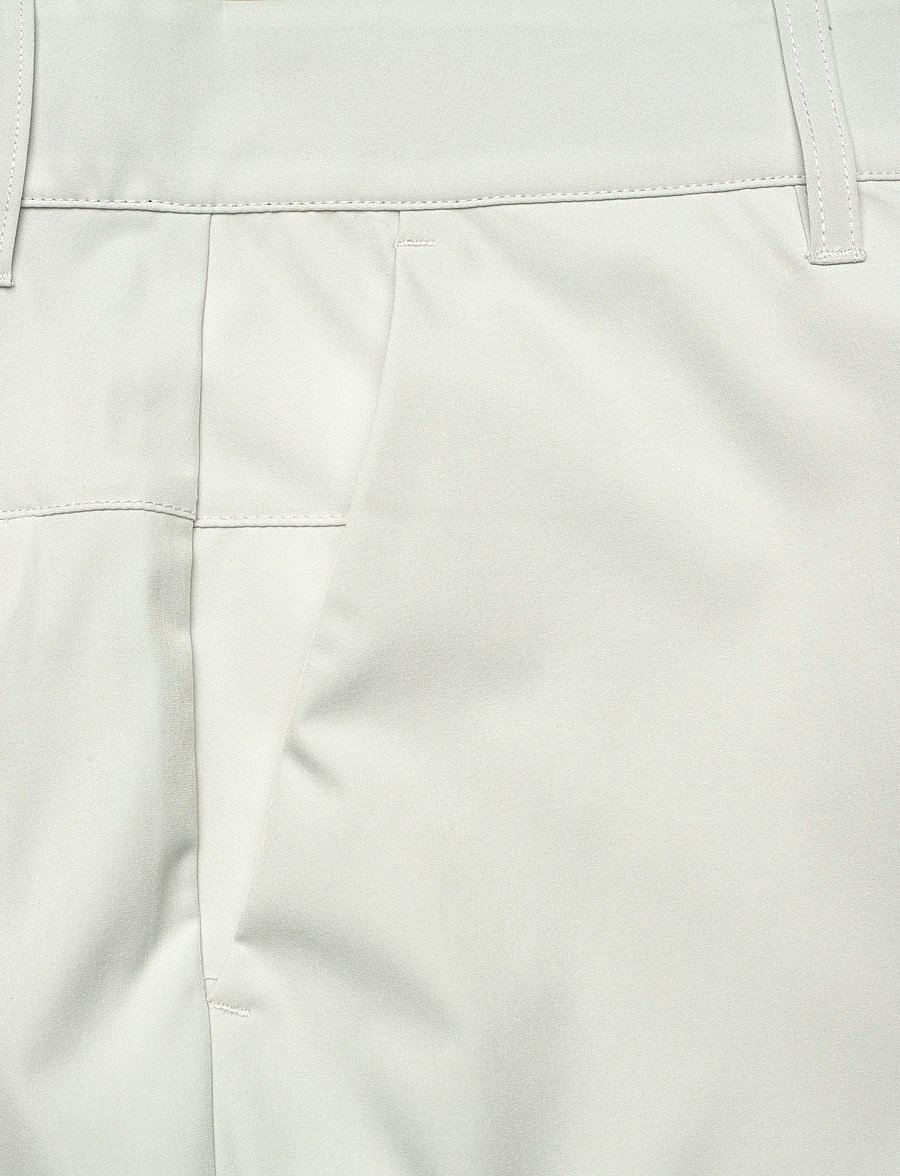 Lyle & Scott Sport - Lightweight Golf Tech Shorts - golf-shorts - w351 cloud - 2