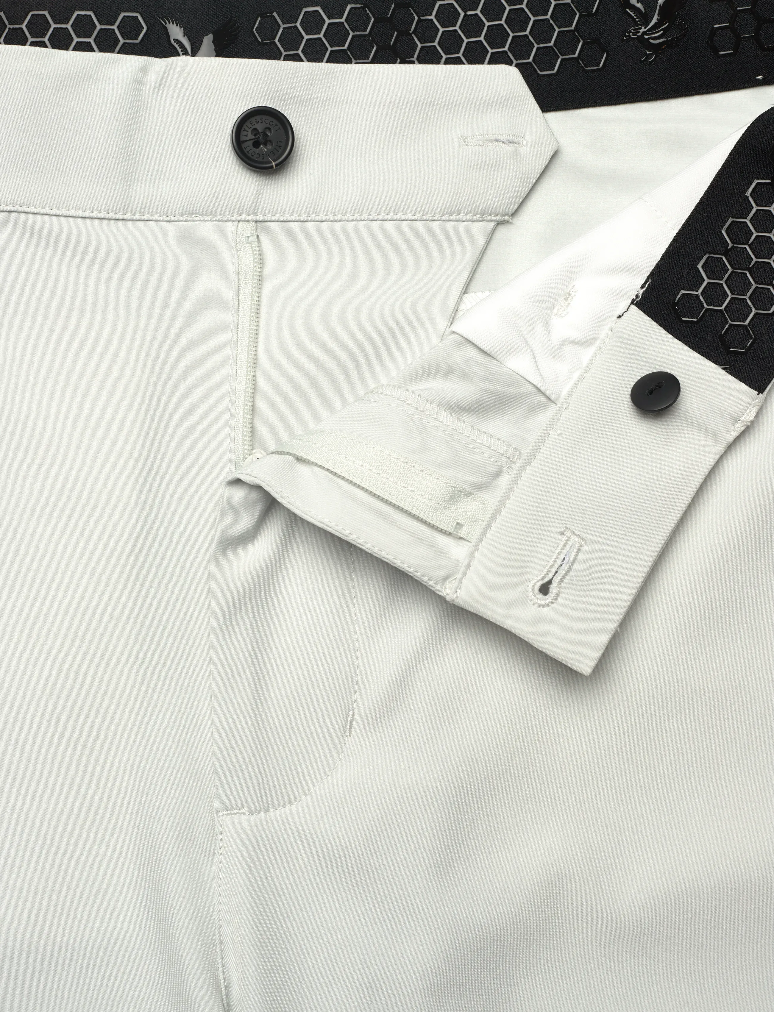 Lyle & Scott Sport - Lightweight Golf Tech Shorts - træningsshorts - w351 cloud - 3