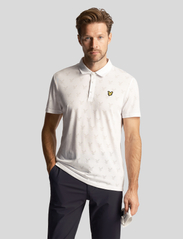 Lyle & Scott Sport - Jacquard Polo Shirt - kortærmede poloer - white - 2