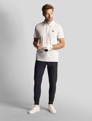 Lyle & Scott Sport - Jacquard Polo Shirt - kurzärmelig - white - 3