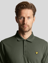 Lyle & Scott Sport - Golf Tech Polo Shirt - polo marškinėliai trumpomis rankovėmis - cactus green - 5