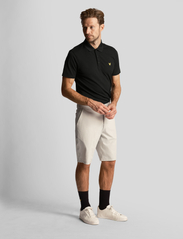 Lyle & Scott Sport - Golf Tech Polo Shirt - lyhythihaiset - jet black - 3