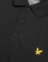 Lyle & Scott Sport - Golf Tech Polo Shirt - kortærmede poloer - jet black - 6