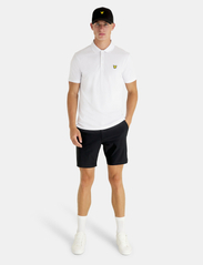 Lyle & Scott Sport - Golf Tech Polo Shirt - kortærmede poloer - white - 3