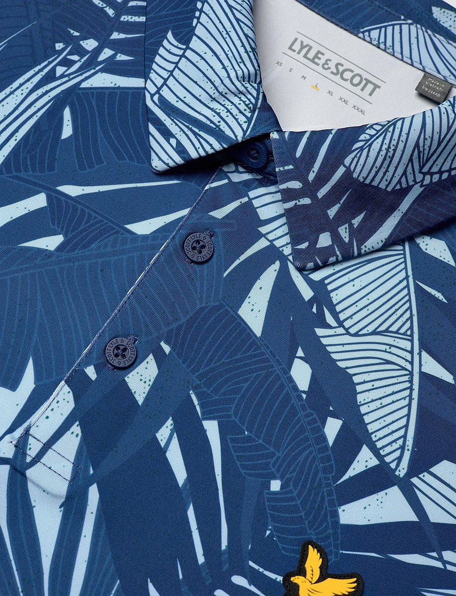 Lyle & Scott Sport - Golf Leaf Print Polo - polos - x856 navy peony - 2