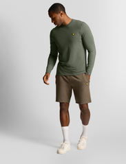 Lyle & Scott Sport - Long Sleeve Martin Top - lowest prices - x65 cactus green - 3
