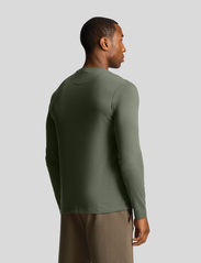 Lyle & Scott Sport - Long Sleeve Martin Top - långärmade tröjor - x65 cactus green - 4