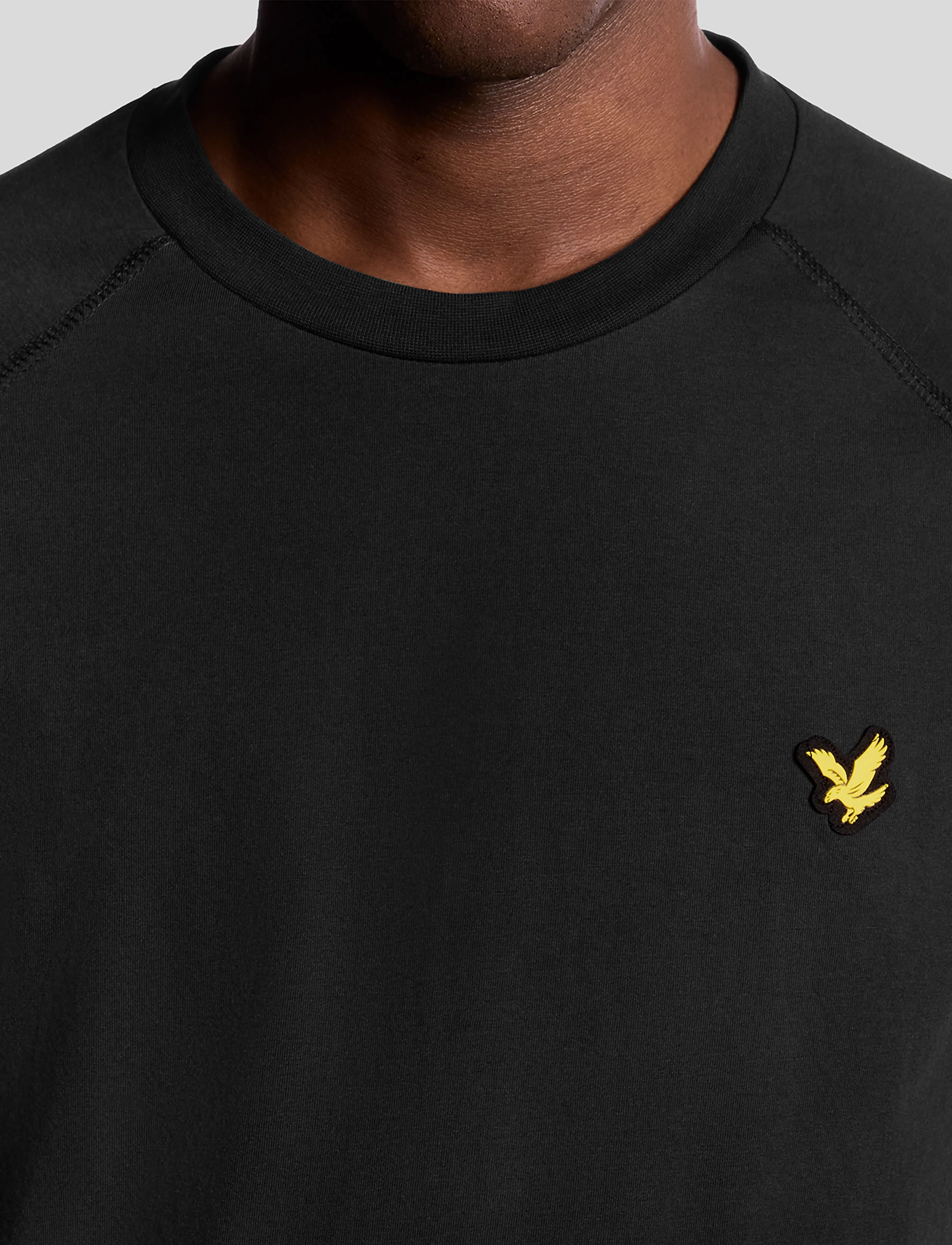 Lyle & Scott Sport - Core Raglan T-Shirt - z865 jet black - 4